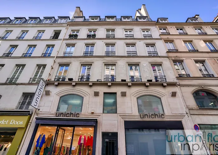 13 Luxury Flat Eiffel Design 2